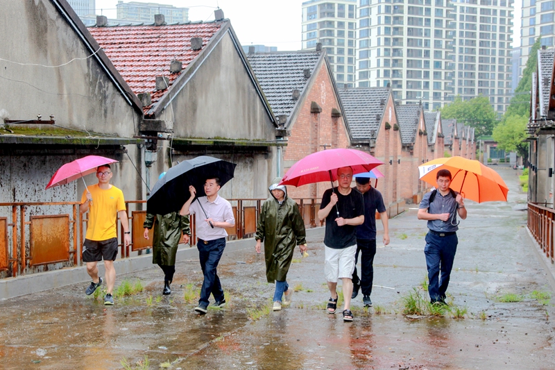 &ldquo;煙花&rdquo;登陸進行時！浙農(nóng)領(lǐng)導(dǎo)再赴一線指揮防汛防臺
